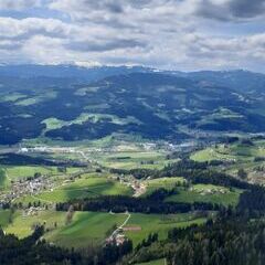 Flugwegposition um 11:42:24: Aufgenommen in der Nähe von Gemeinde Bad St. Leonhard im Lavanttal, Österreich in 1305 Meter